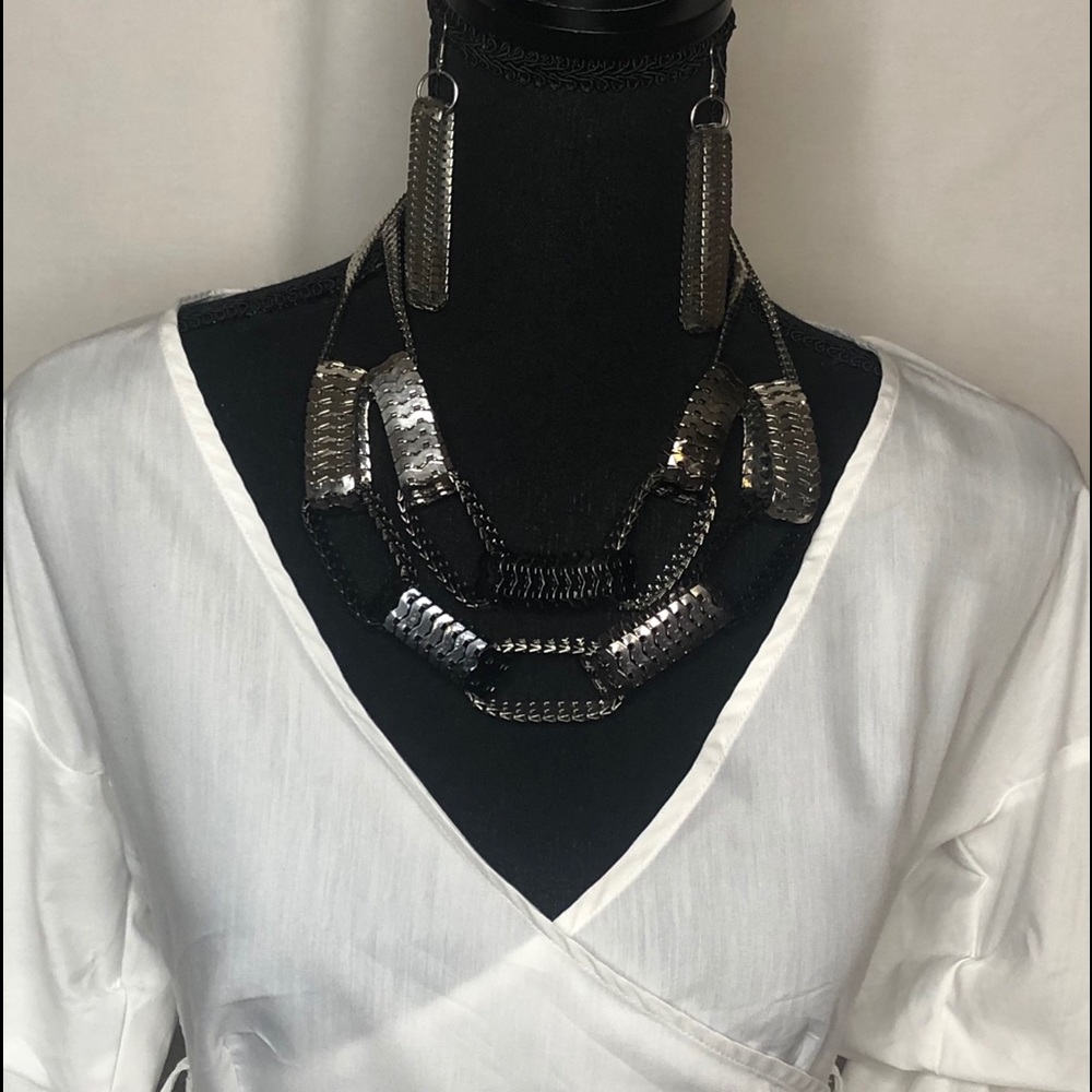 Necklace and earrings set